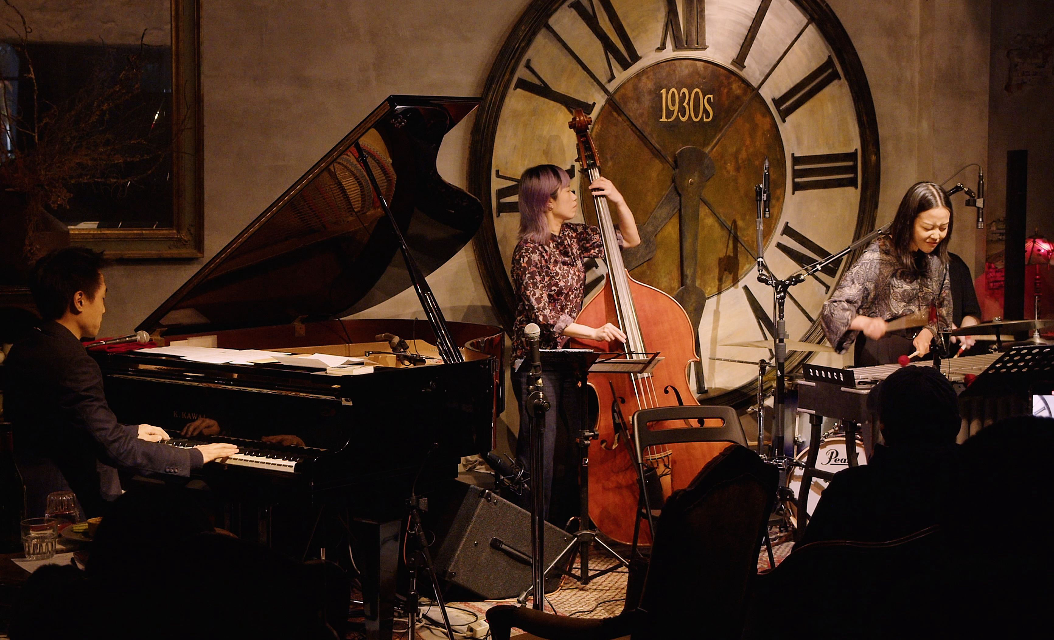 Photo of performance with Daryl Taylor at Das Edelweiss, Kreuzberg, Berlin
